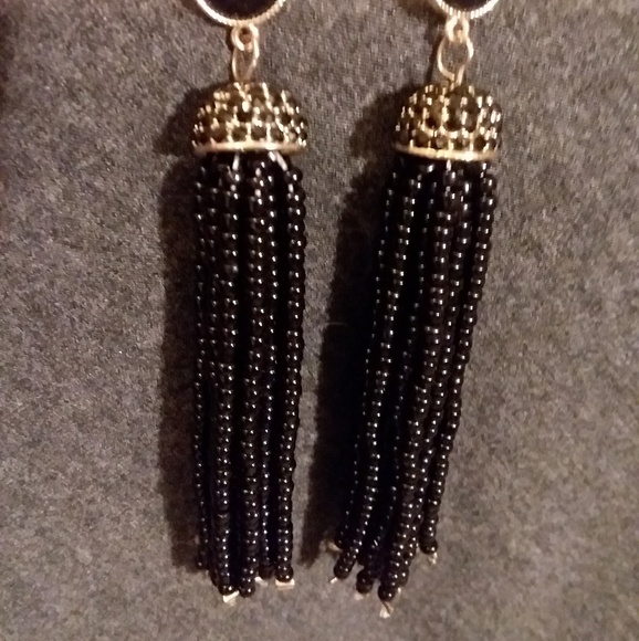 Black fringe earrings - Picture 2 of 5